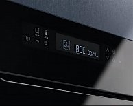 Электрический духовой шкаф Electrolux EOE7P31Z черный